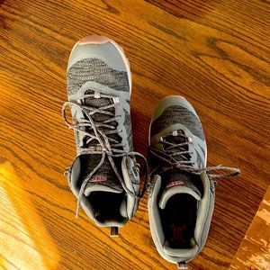 keen hiking shoes size 40